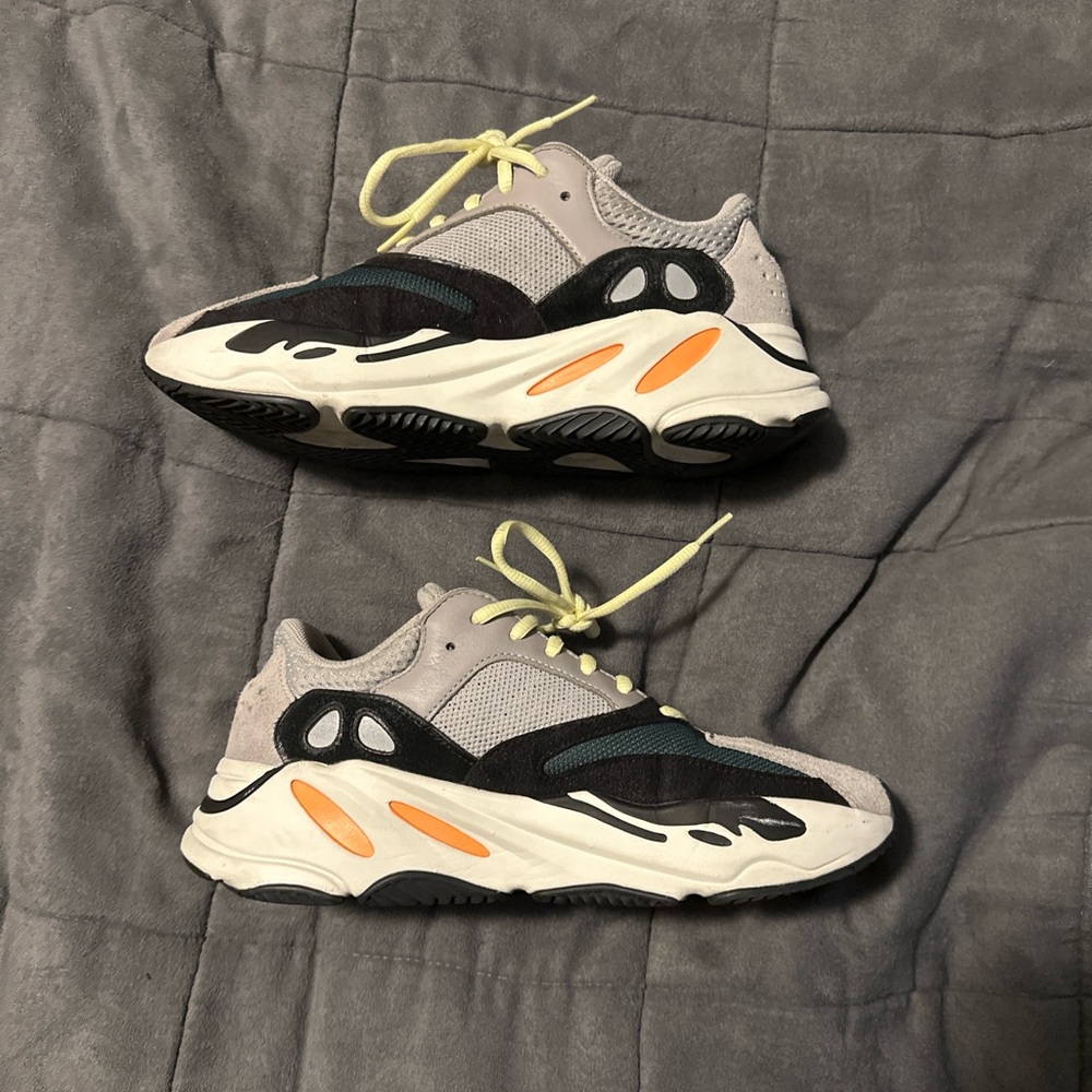 yeezy 700 waverunner